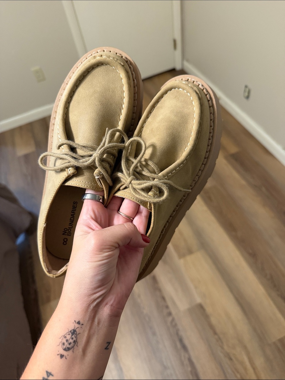No Boundaries Women's Tan Suede Moccasin Loafers